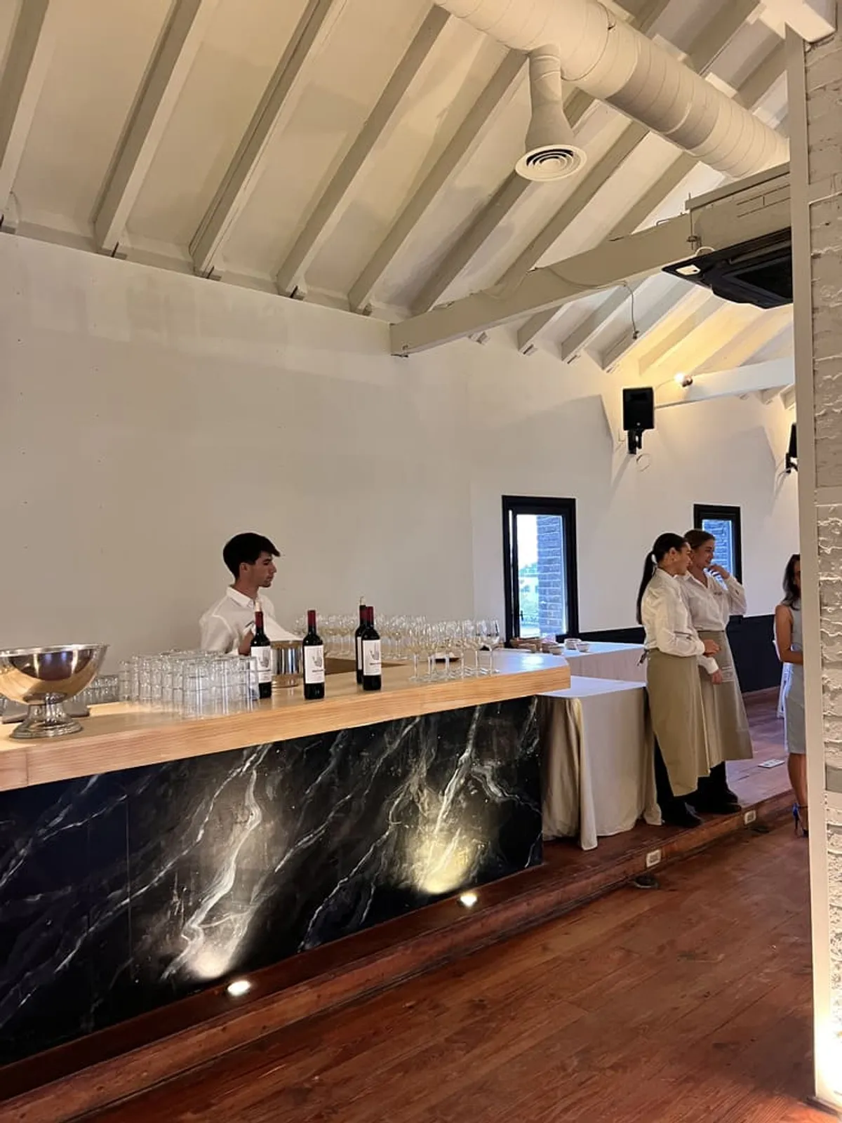 Sala preparada para un banquete